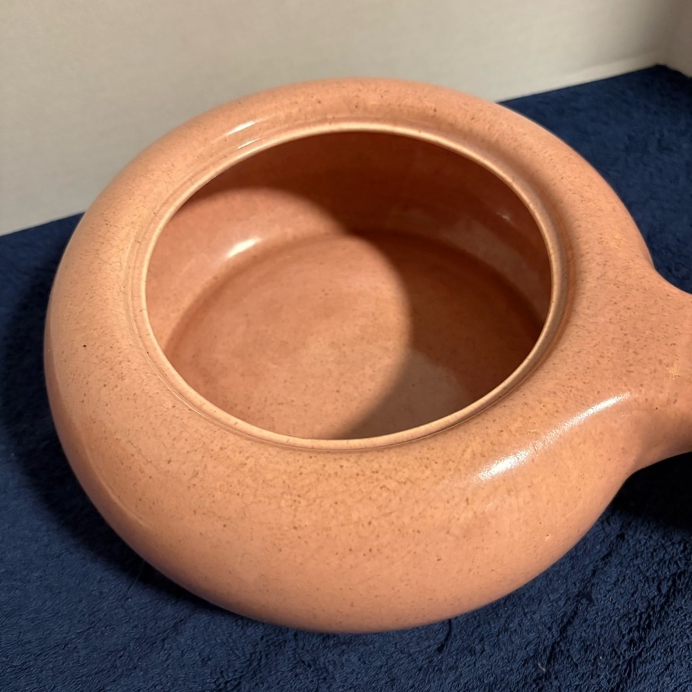 MCM Russel Wright American Modern Covered Casserole Dish Pottery Coral Bean Pot - Picture 3 of 9